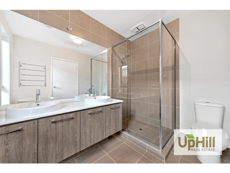 47 GRANDSTAND CRESCENT, Clyde North VIC 3978