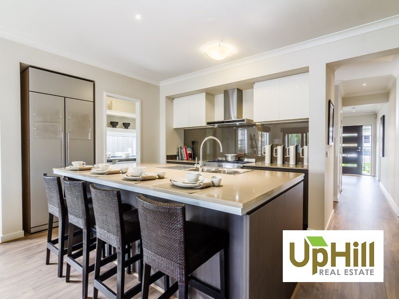 19 DESTINY DRIVE, Cranbourne North VIC 3977