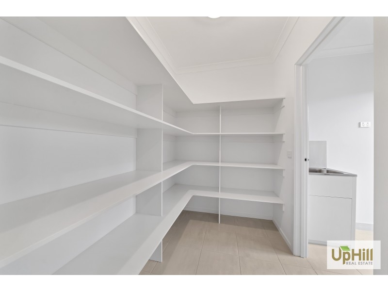 18 Vesna Avenue, Clyde North VIC 3978