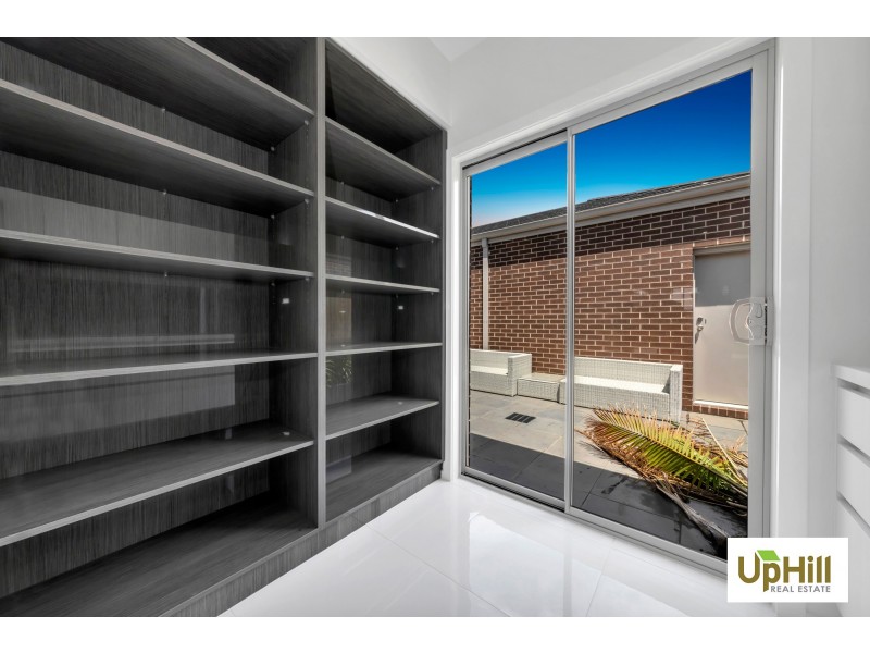 24 MURPHY STREET, Clyde North VIC 3978