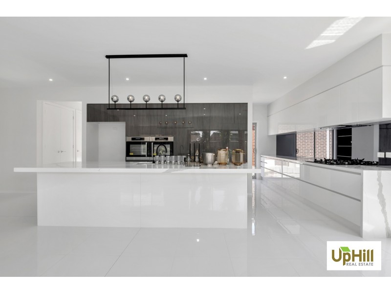 24 MURPHY STREET, Clyde North VIC 3978