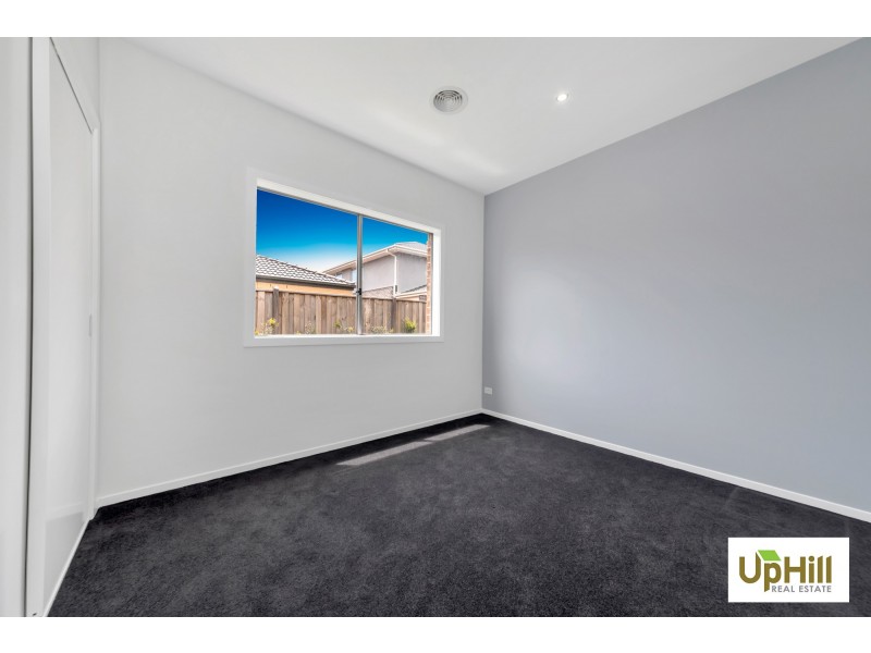 24 MURPHY STREET, Clyde North VIC 3978