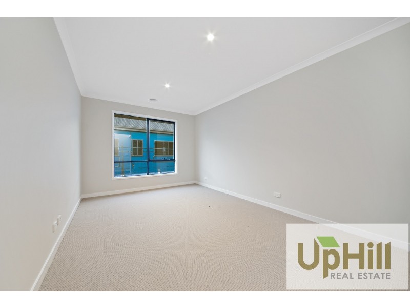 12 SAVAGE WAY, Clyde North VIC 3978