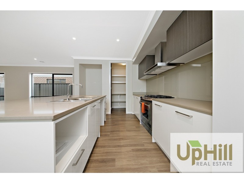 12 SAVAGE WAY, Clyde North VIC 3978