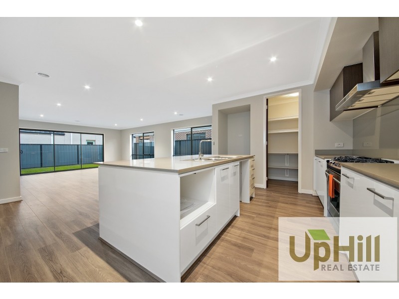 12 SAVAGE WAY, Clyde North VIC 3978