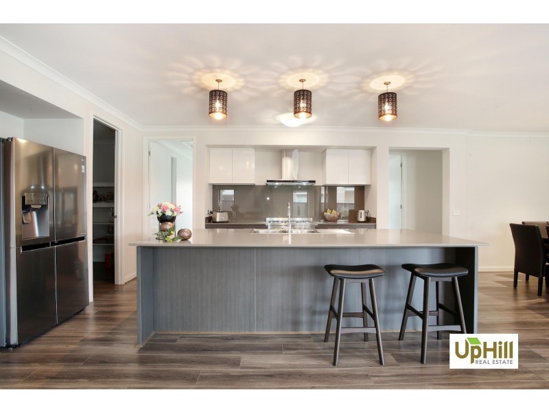 31 Belcam Circuit, Clyde North VIC 3978