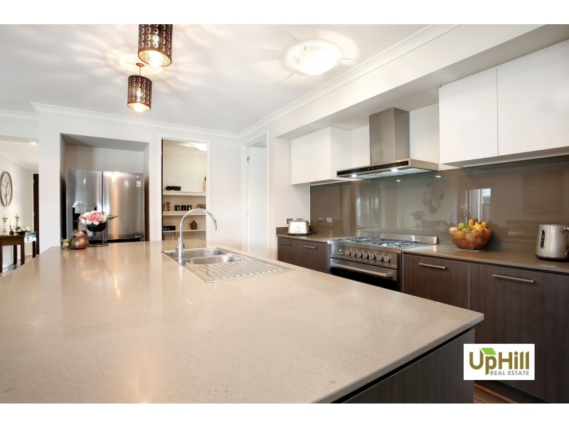 31 Belcam Circuit, Clyde North VIC 3978