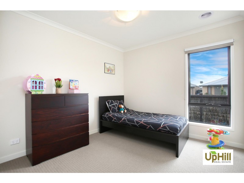 31 Belcam Circuit, Clyde North VIC 3978