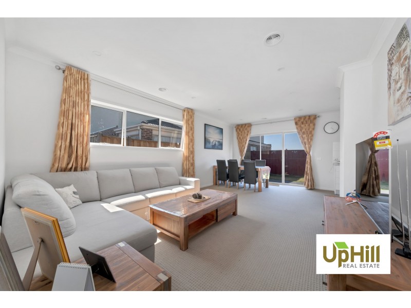 14 SALOON CIRCUIT, Clyde North VIC 3978