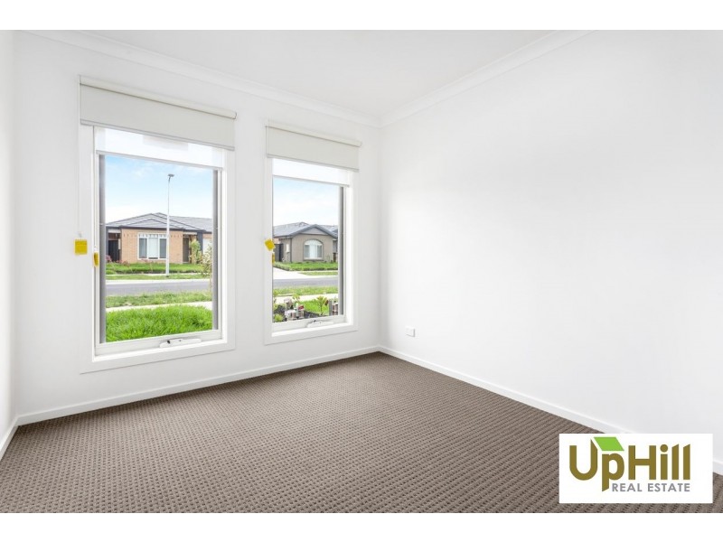 Clyde North VIC 3978