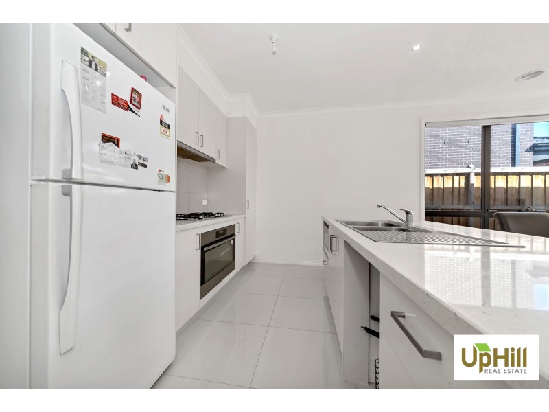 24 Greenslate Street, Clyde North VIC 3978