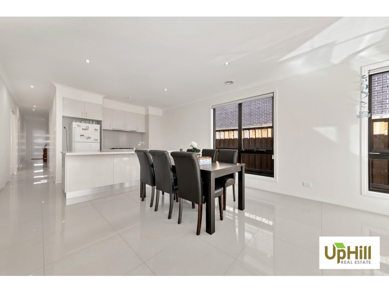 24 Greenslate Street, Clyde North VIC 3978