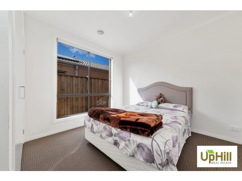 24 Greenslate Street, Clyde North VIC 3978