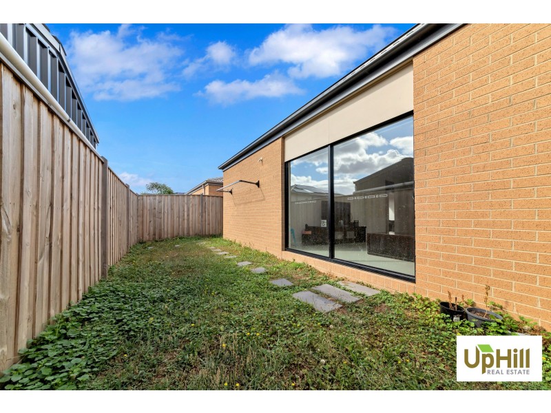 24 Greenslate Street, Clyde North VIC 3978