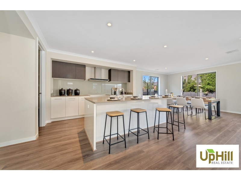 26  SERENGETI STREET, Clyde North VIC 3978