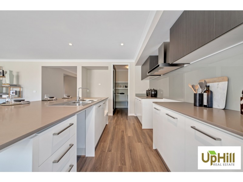 26  SERENGETI STREET, Clyde North VIC 3978