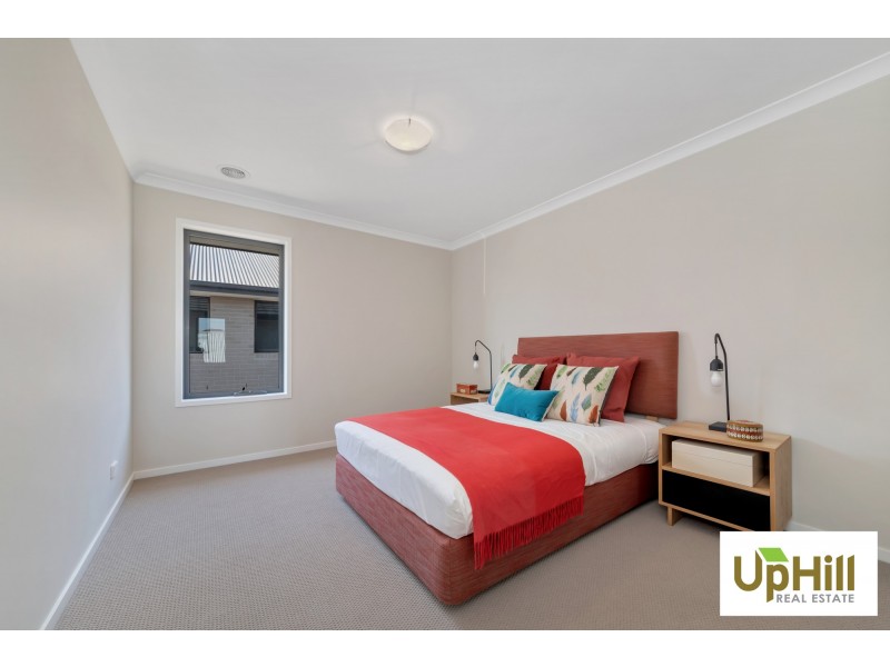 26  SERENGETI STREET, Clyde North VIC 3978