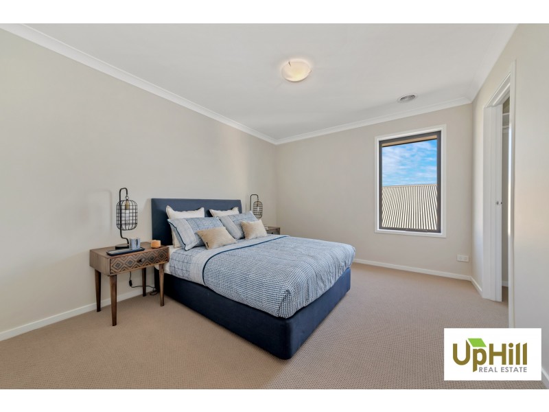 26  SERENGETI STREET, Clyde North VIC 3978