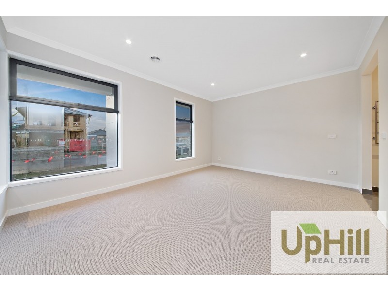 14 Keighery Drive, Clyde North VIC 3978