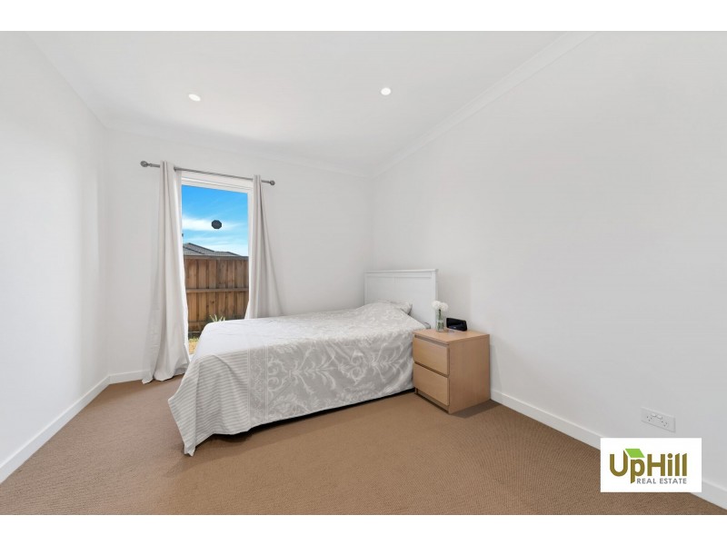 11 Carmicheal Avenue, Cranbourne West VIC 3977