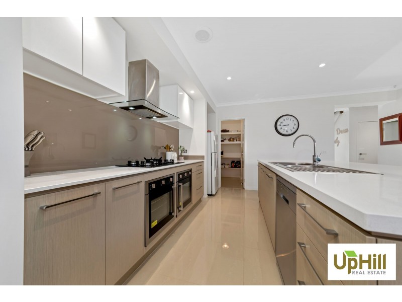 11 Carmicheal Avenue, Cranbourne West VIC 3977