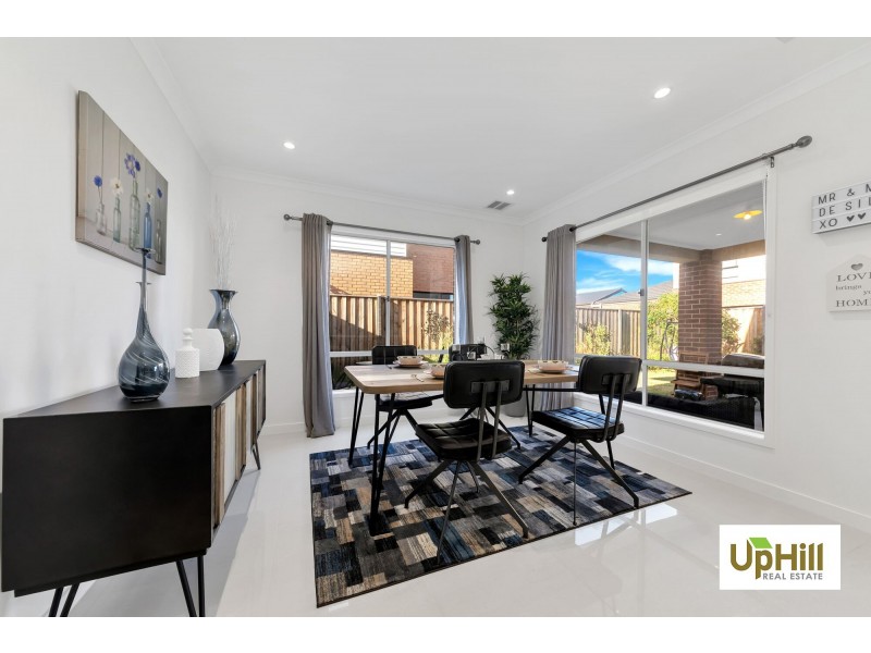 11 Carmicheal Avenue, Cranbourne West VIC 3977