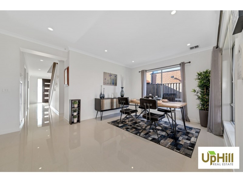 11 Carmicheal Avenue, Cranbourne West VIC 3977