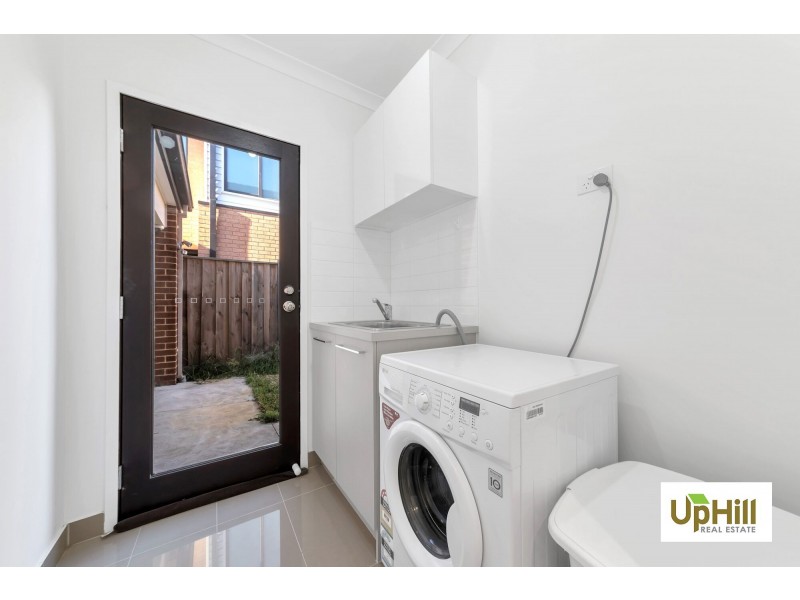 11 Carmicheal Avenue, Cranbourne West VIC 3977