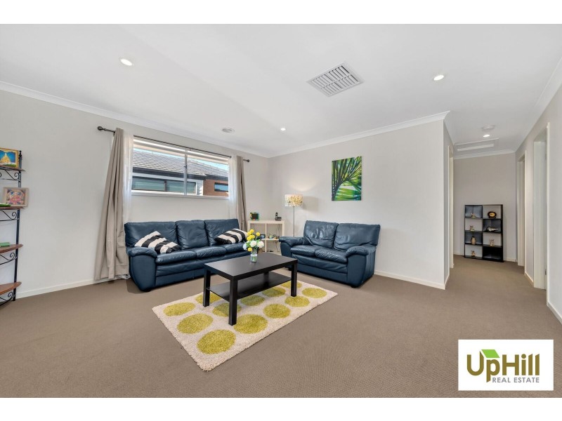 11 Carmicheal Avenue, Cranbourne West VIC 3977