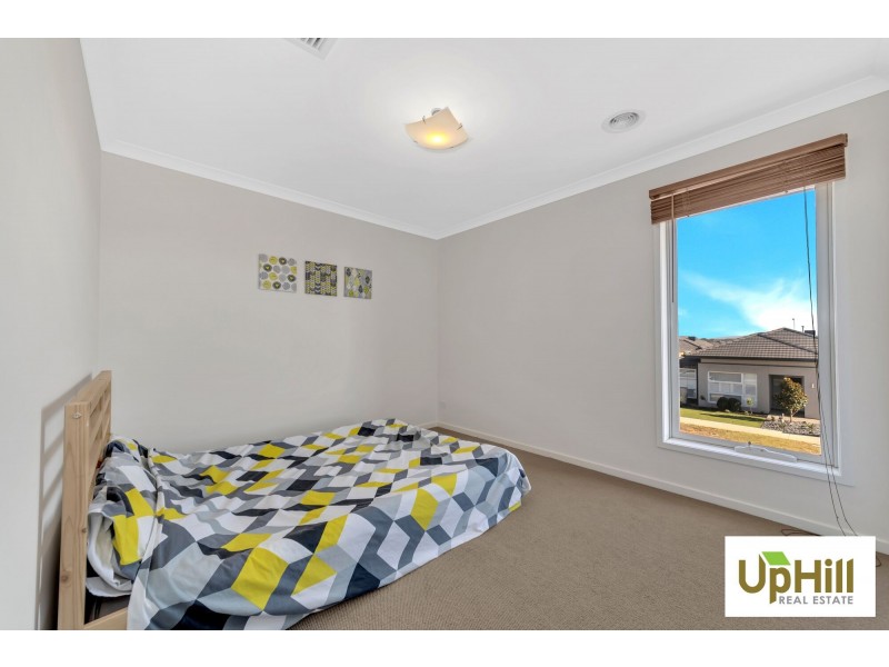 11 Carmicheal Avenue, Cranbourne West VIC 3977