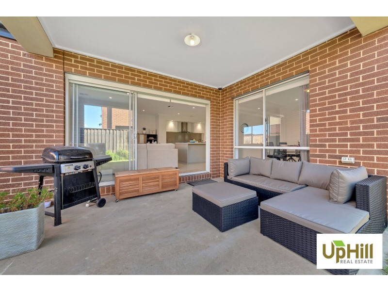 11 Carmicheal Avenue, Cranbourne West VIC 3977