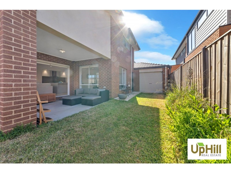 11 Carmicheal Avenue, Cranbourne West VIC 3977
