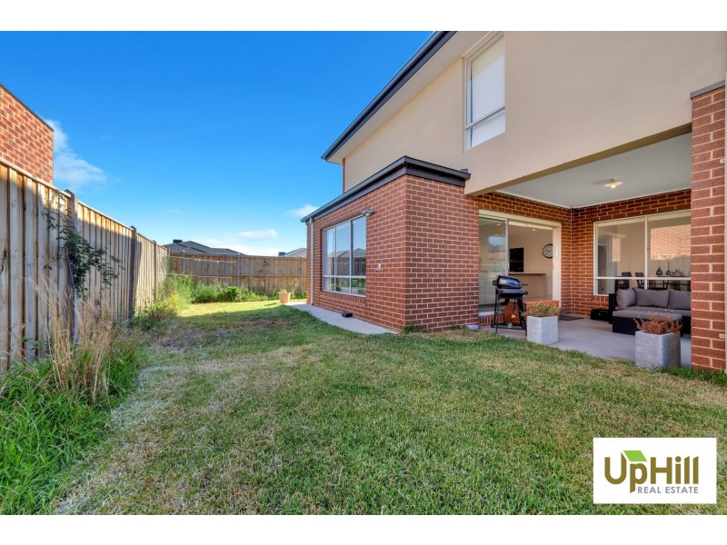 11 Carmicheal Avenue, Cranbourne West VIC 3977