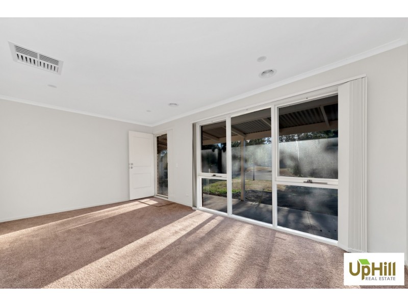 4 HOSKING COURT, Pakenham VIC 3810