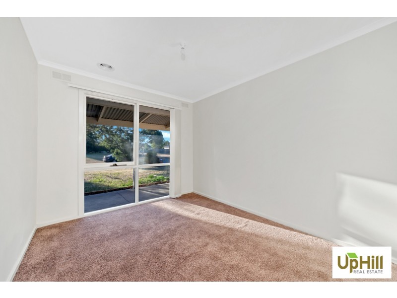 4 HOSKING COURT, Pakenham VIC 3810