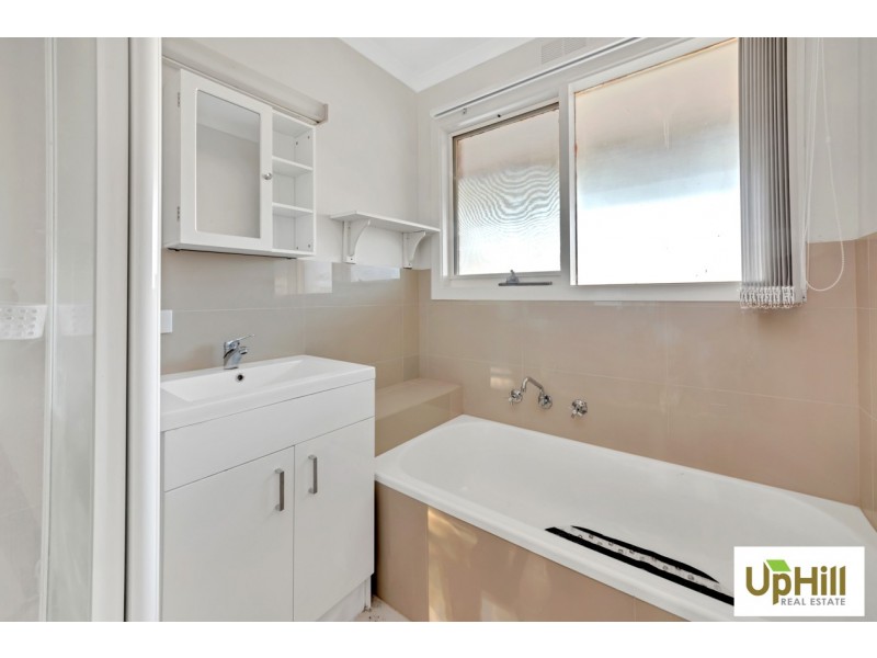 4 HOSKING COURT, Pakenham VIC 3810