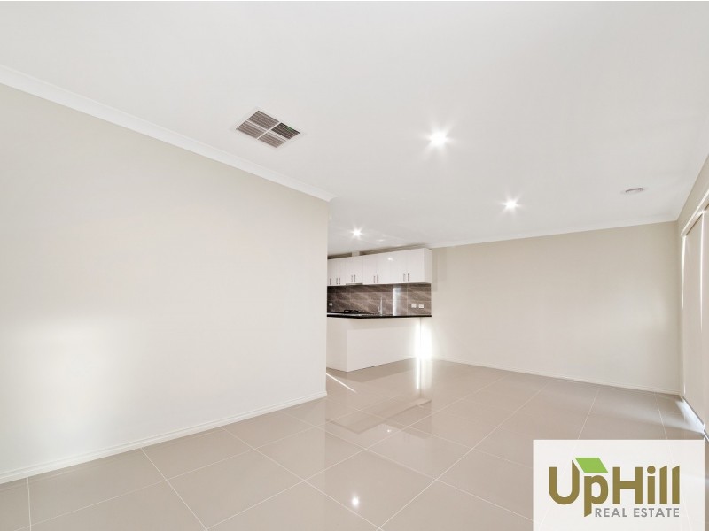 19 MAYWOOD STREET, Pakenham VIC 3810