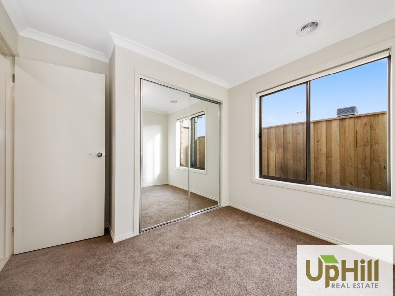19 MAYWOOD STREET, Pakenham VIC 3810