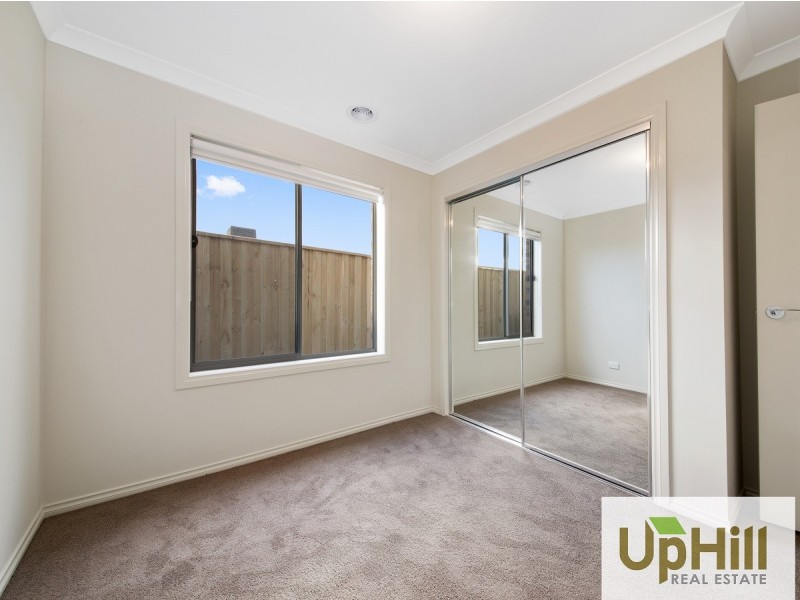 19 MAYWOOD STREET, Pakenham VIC 3810