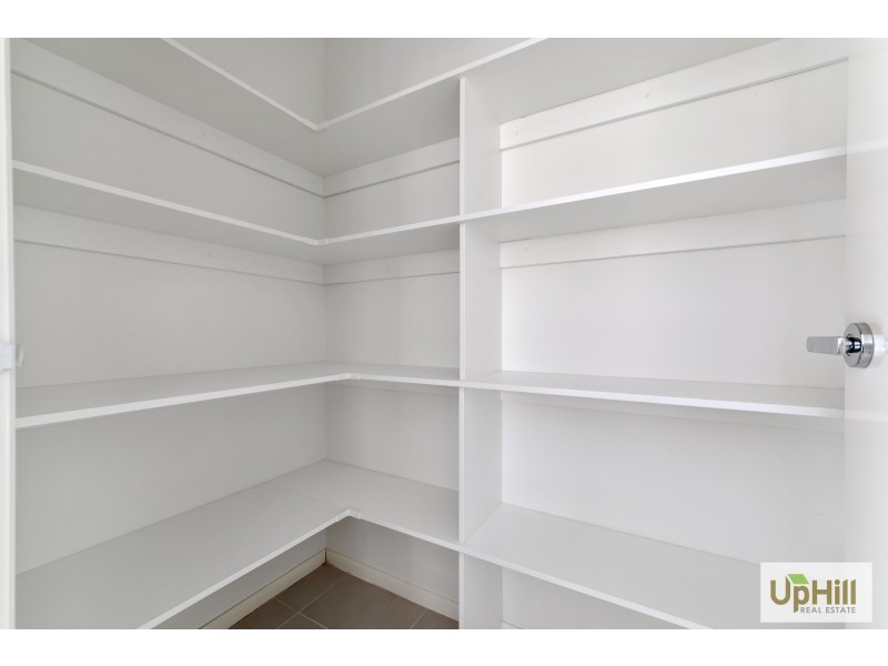 8 SLOANE DRIVE, Clyde North VIC 3978