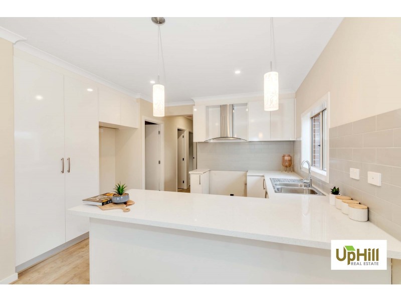 21 SWALLOWTAIL AVENUE, Clyde North VIC 3978