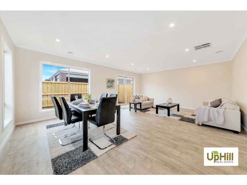 21 SWALLOWTAIL AVENUE, Clyde North VIC 3978