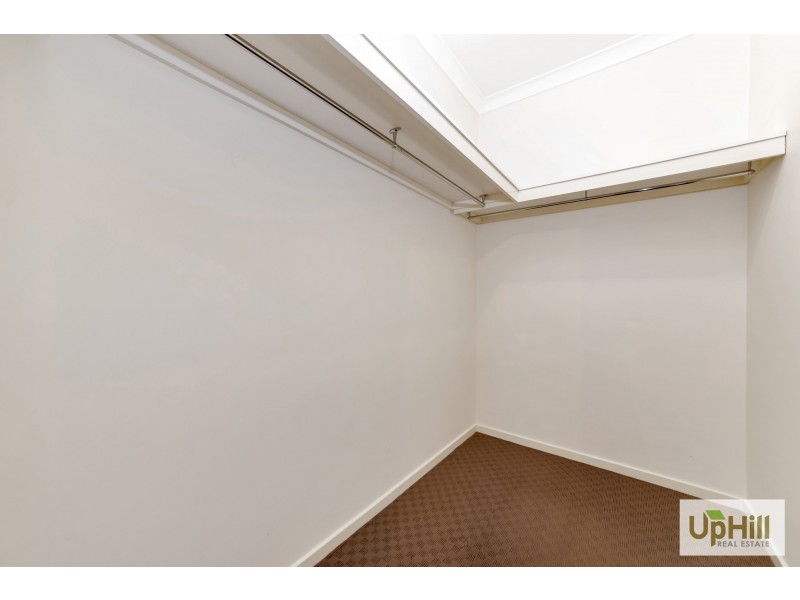 15 JUTLAND CLOSE, Clyde North VIC 3978