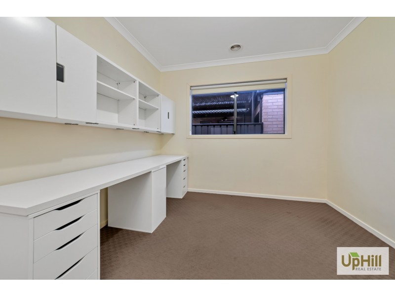 15 JUTLAND CLOSE, Clyde North VIC 3978