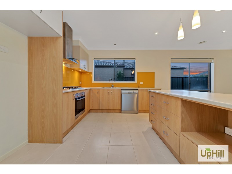 15 JUTLAND CLOSE, Clyde North VIC 3978