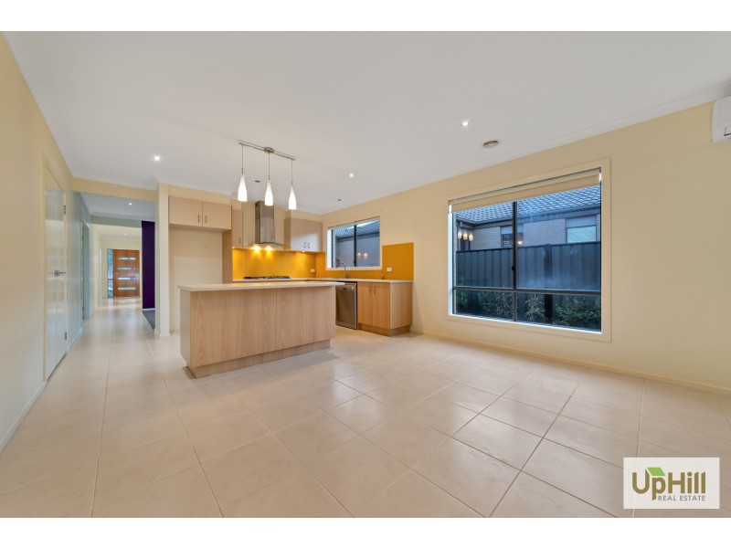 15 JUTLAND CLOSE, Clyde North VIC 3978