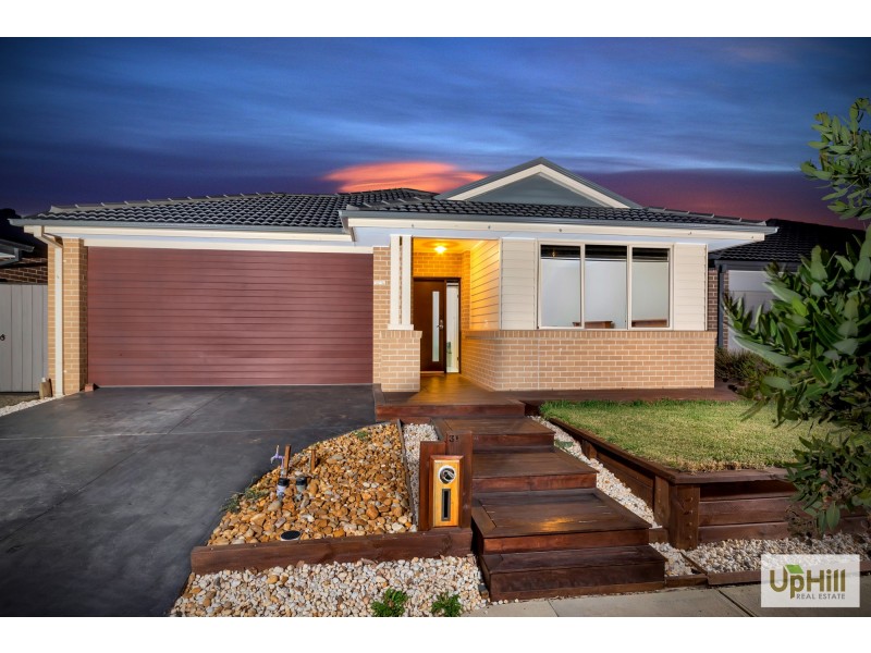 31 BRIGHTSTONE DRIVE, Clyde North VIC 3978
