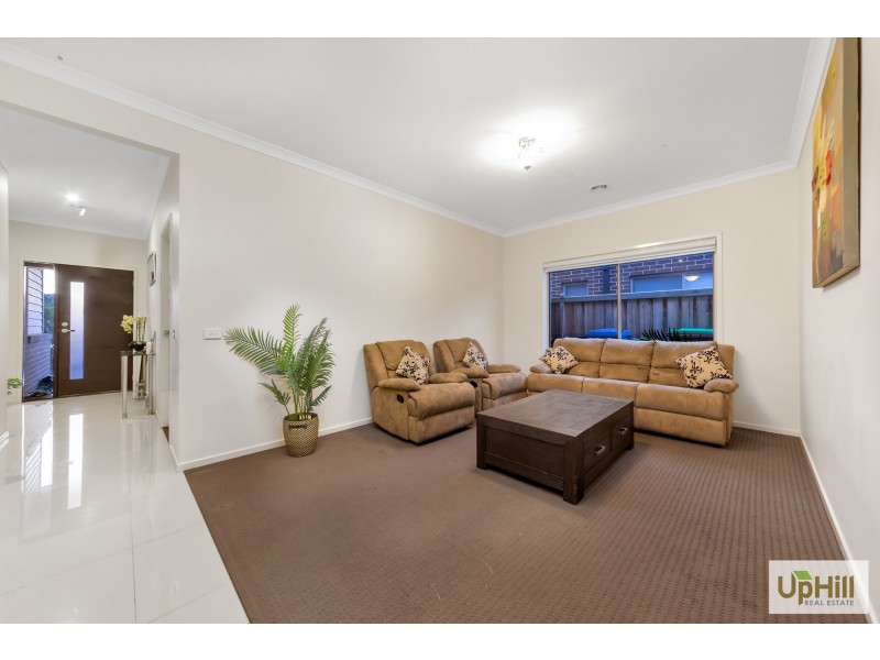 31 BRIGHTSTONE DRIVE, Clyde North VIC 3978