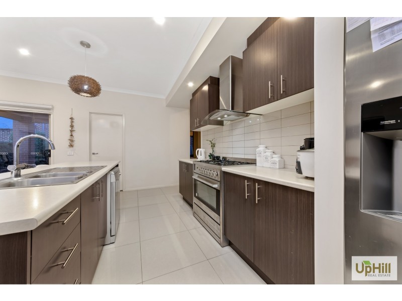 31 BRIGHTSTONE DRIVE, Clyde North VIC 3978