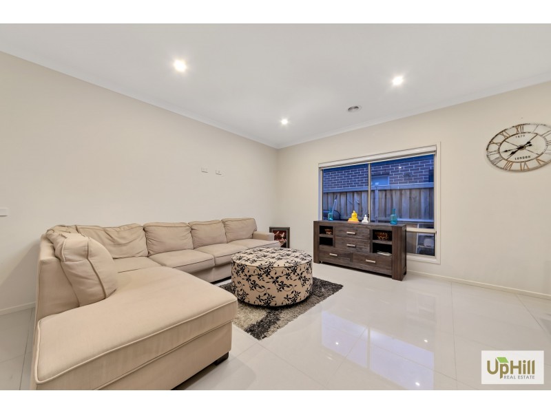 31 BRIGHTSTONE DRIVE, Clyde North VIC 3978